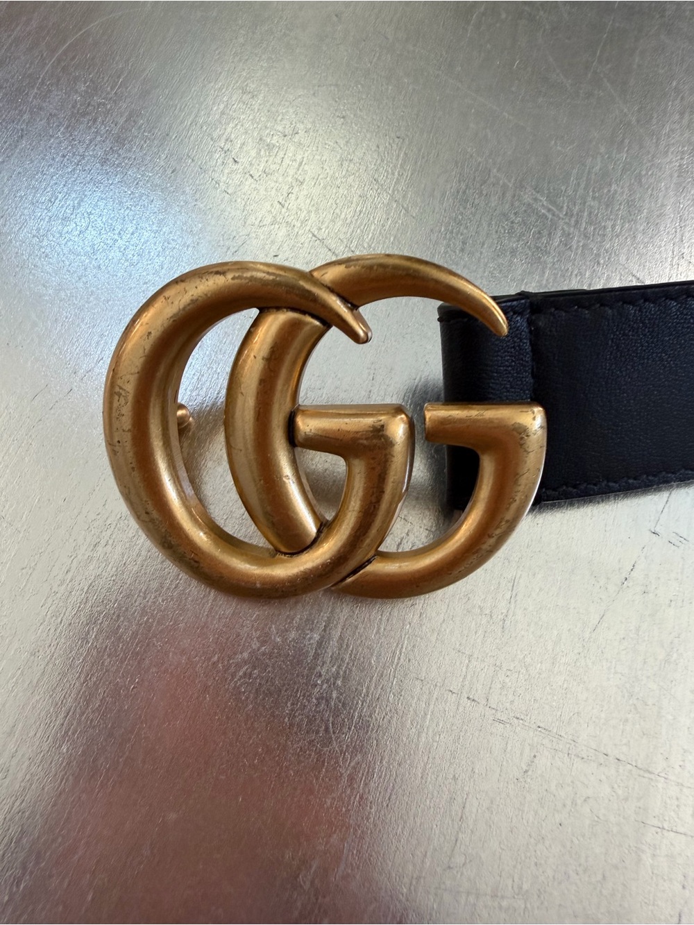 Gucci Black Leather Belt with Antiqued Gold Double G Buckle - Picture 5 of 7